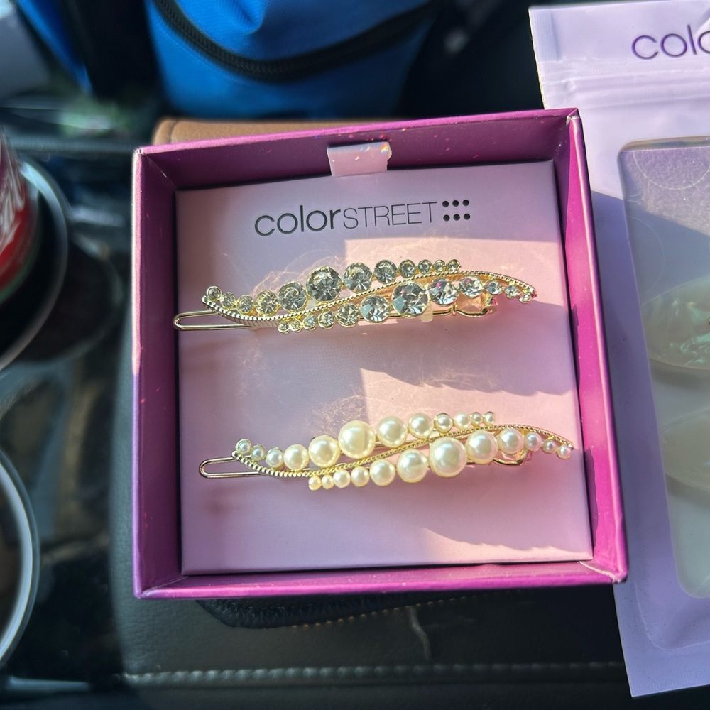 Color Street Cream Snap Hair Clips Accessories - Picture 2 of 2